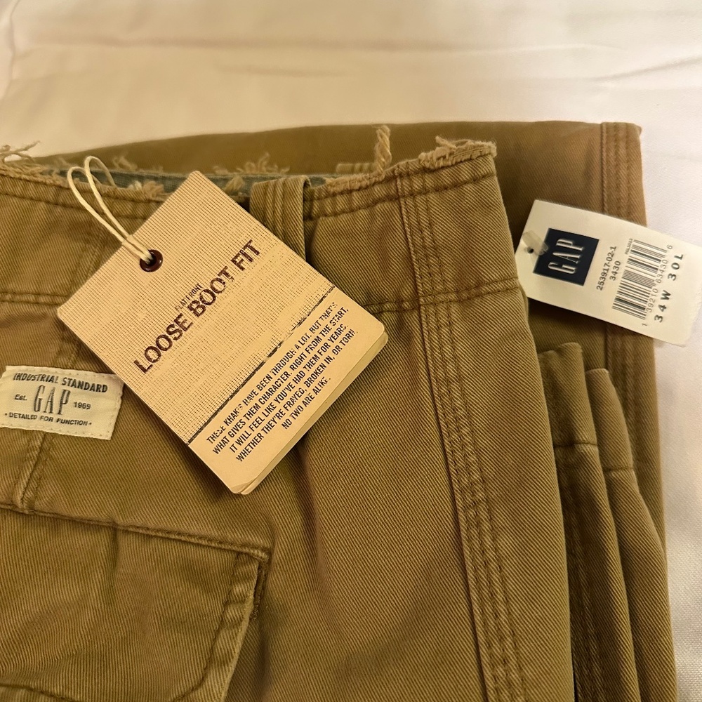 Mens  34X30 Gap Khakis Y2K  Loose Boot Fit Industrial Standard NWT Distressed - Picture 2 of 9
